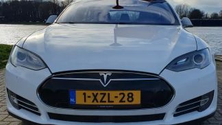 Lízing Sedan Tesla Model S 2014