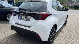 Lízing Sedan Toyota Yaris 2023