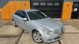 Lízing Sedan MERCEDES C 180 2011