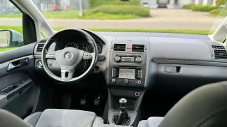 Financování Hatchback Volkswagen Touran 2011
