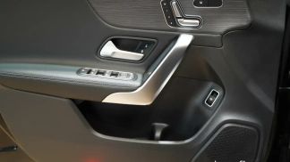 Lízing Sedan MERCEDES CLA 200 2023