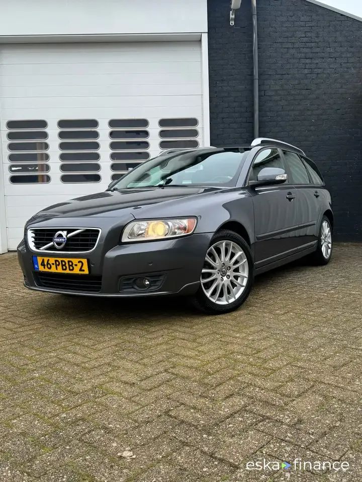 Leasing Hatchback Volvo V50 2011