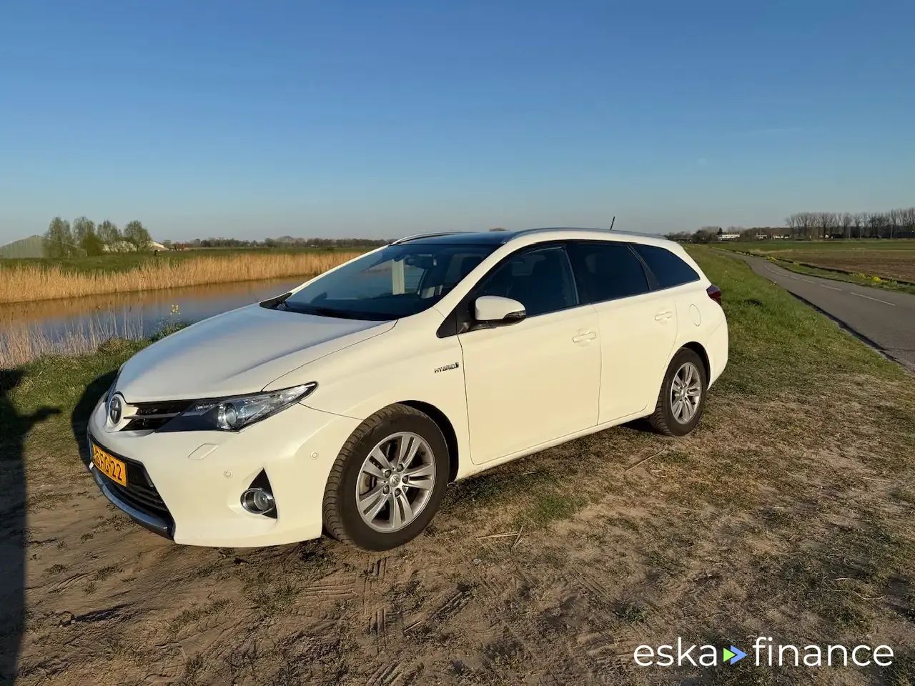 Leasing Hatchback Toyota Auris 2013