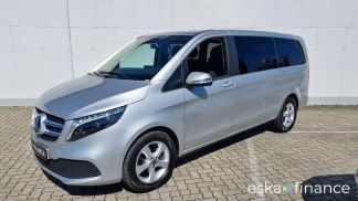 Financování Hatchback MERCEDES V 220 2023