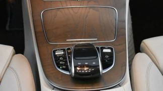 Lízing Sedan MERCEDES E 220 2020