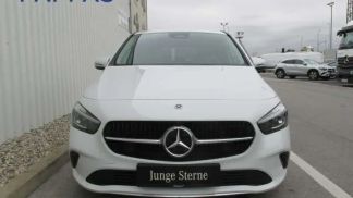 Lízing Sedan MERCEDES B 180 2023