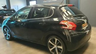 Lízing Hatchback Peugeot 208 2015