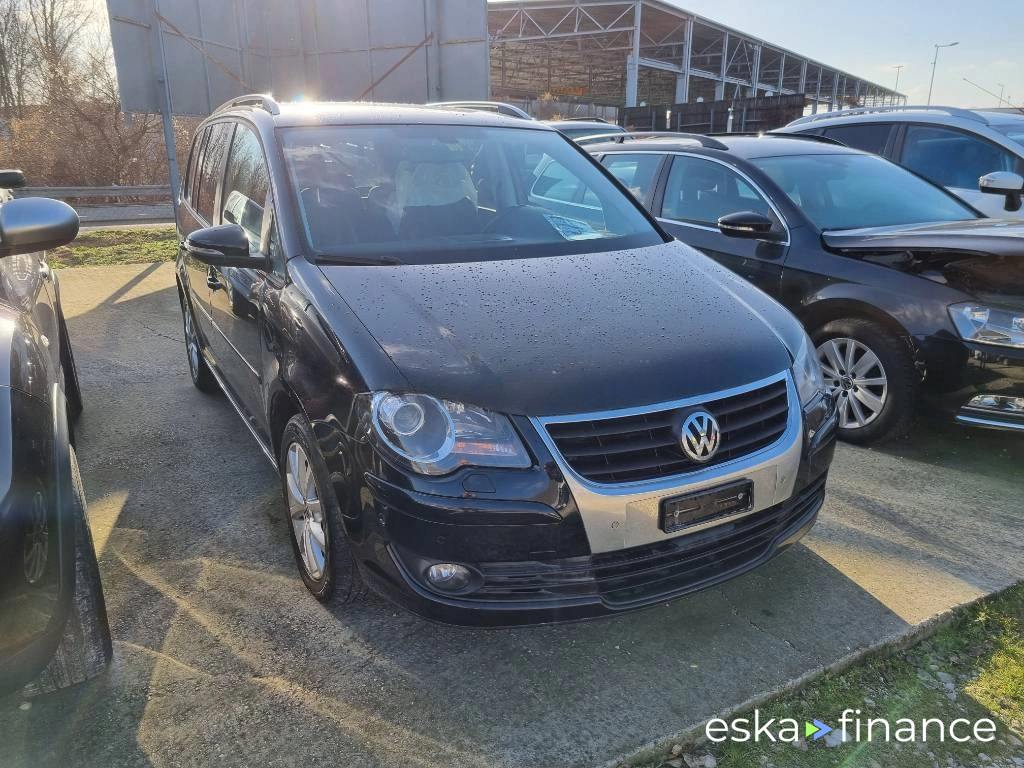 Leasing Passenger transport Volkswagen Touran 2011