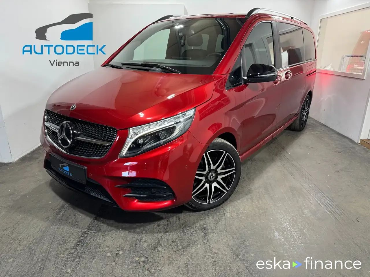Lízing Hatchback MERCEDES V 300 2021