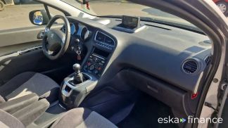 Lízing Hatchback Peugeot 5008 2016