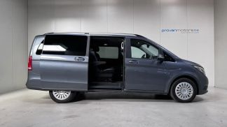 Lízing Hatchback MERCEDES V 220 2015