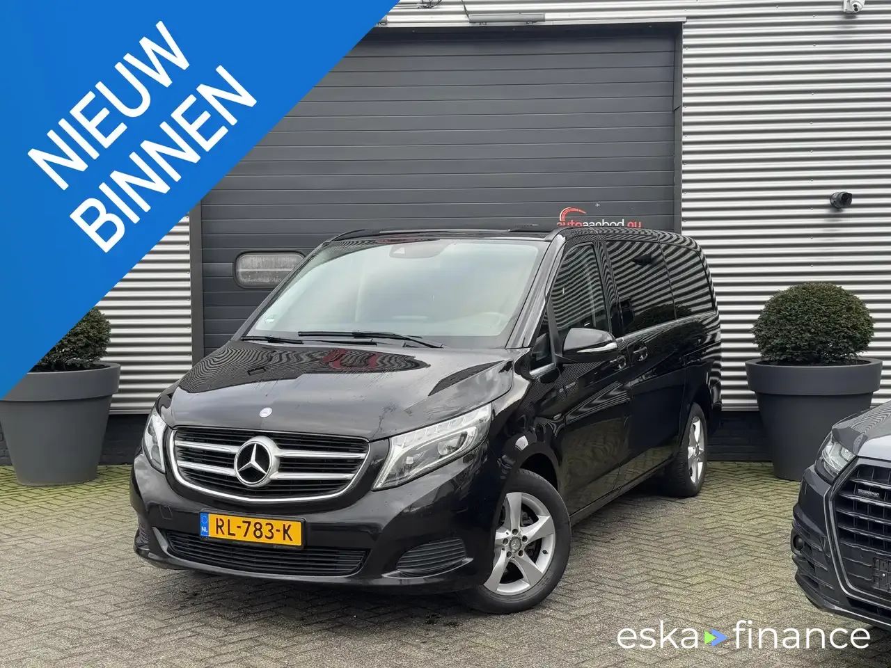 Lízing Hatchback MERCEDES V 200 2016