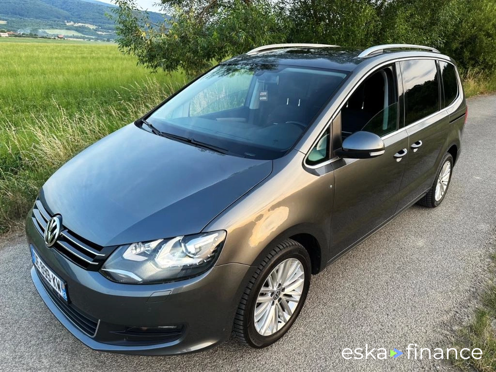 Leasing Hatchback Volkswagen Sharan 2014
