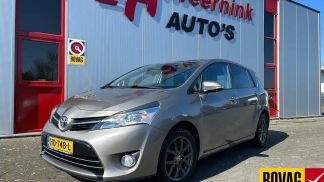 Lízing Hatchback Toyota Verso 2015