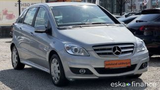 Lízing Hatchback MERCEDES B 180 2011