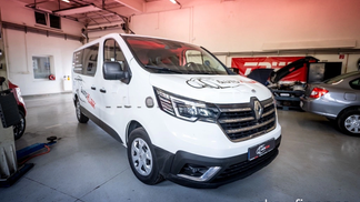 Finansowanie Transport pasażerów Renault Trafic 2021