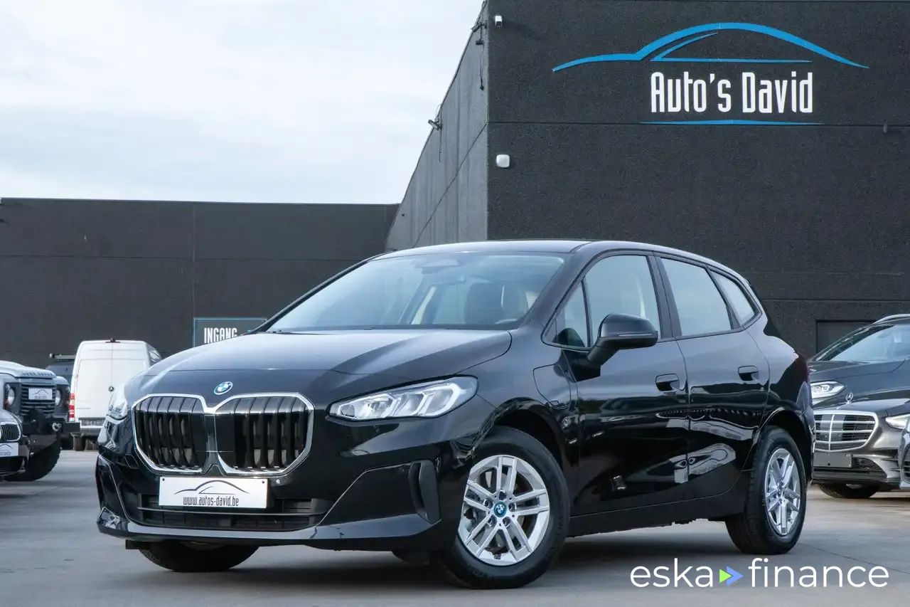 Lízing Hatchback BMW 225 2023