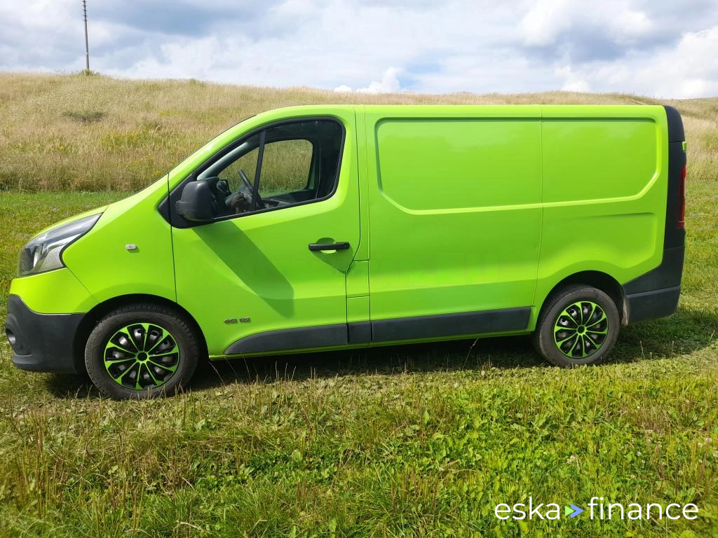 Finansowanie Zamknięte pudełko Renault Trafic 2016