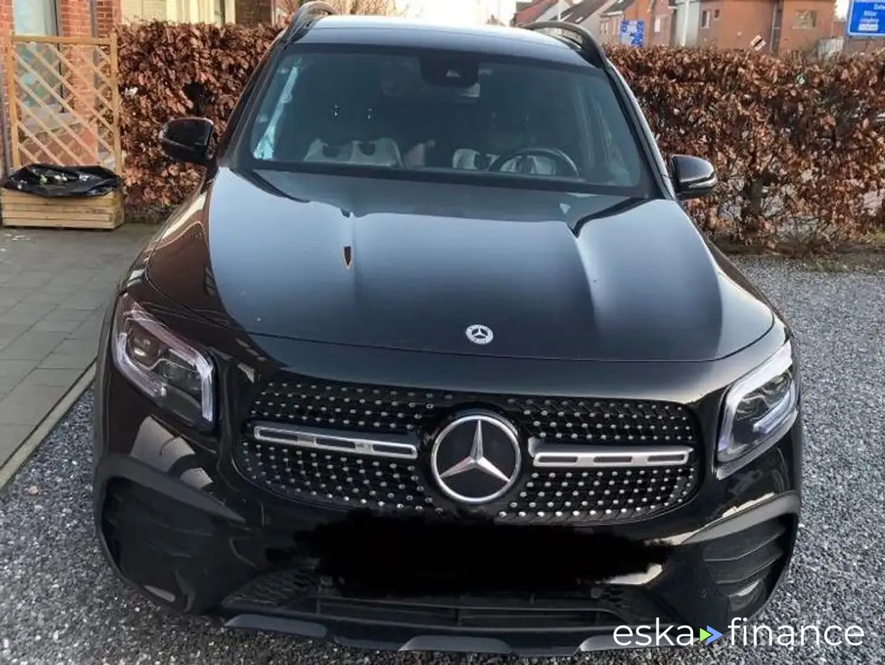 Lízing Hatchback MERCEDES GLB 180 2022