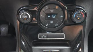 Leasing Sedan Ford Fiesta 2015