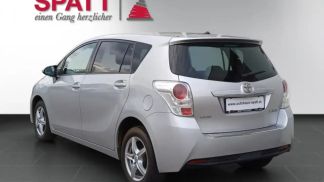 Lízing Hatchback Toyota Verso 2014