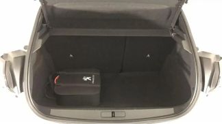 Lízing Sedan Peugeot 208 2022