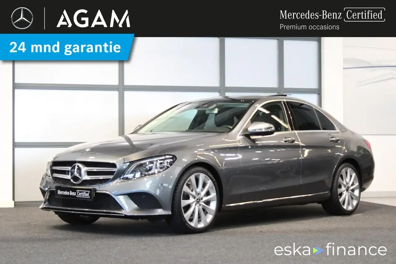 Lízing Sedan MERCEDES C 200 2020