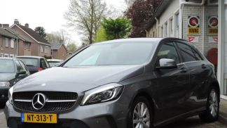 Lízing Hatchback MERCEDES A 180 2017