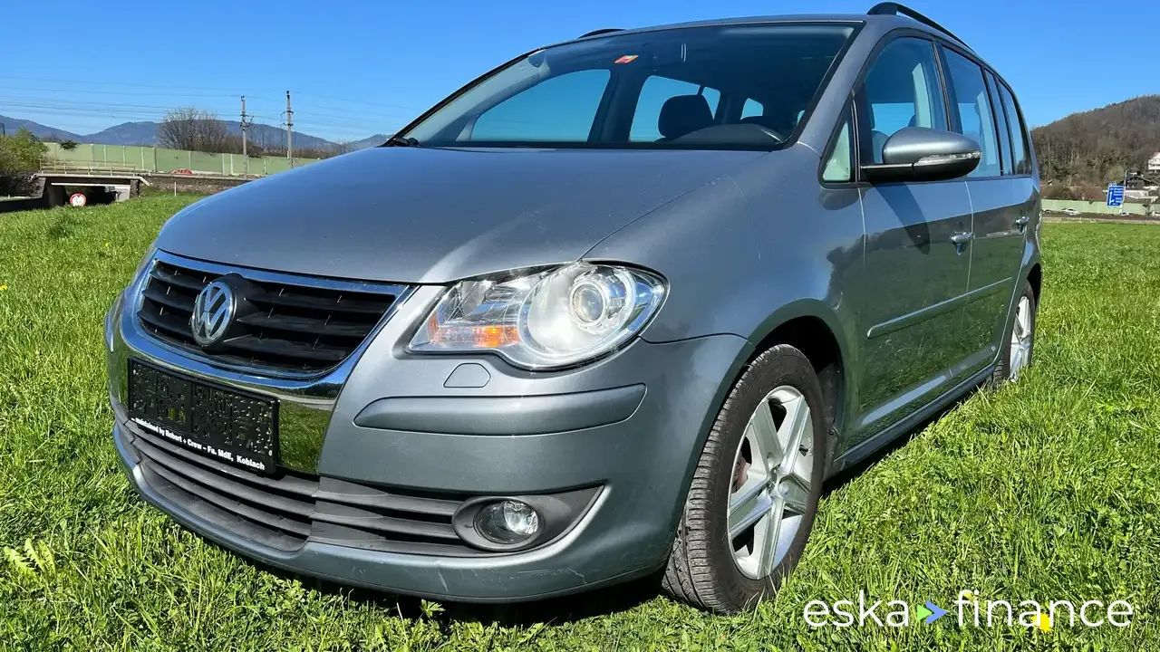 Lízing Hatchback Volkswagen Touran 2010