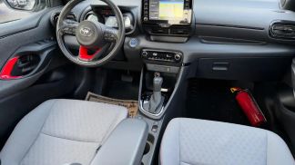 Lízing Sedan Toyota Yaris 2021