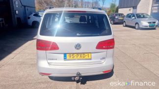 Lízing Hatchback Volkswagen Touran 2011