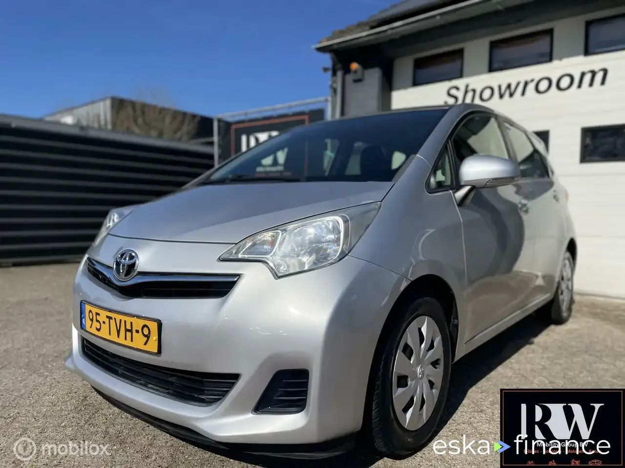 Financování Hatchback Toyota Verso-S 2012