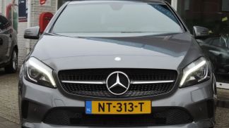 Lízing Hatchback MERCEDES A 180 2017
