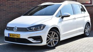 Financování Hatchback Volkswagen Golf Sportsvan 2017