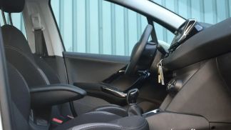 Lízing Hatchback Peugeot 208 2016