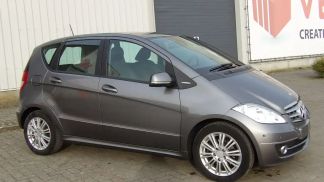 Lízing Hatchback MERCEDES B 180 2012