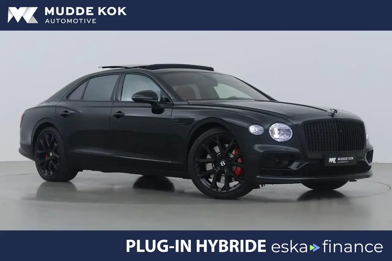 Leasing Sedan Bentley Flying Spur 2025