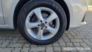 Financování Hatchback MERCEDES V 220 2023