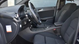 Lízing Hatchback MERCEDES B 180 2018