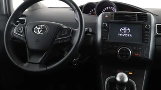 Leasing Hatchback Toyota Verso 2016