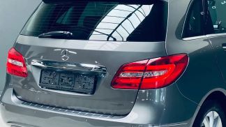 Lízing Hatchback MERCEDES B 180 2014
