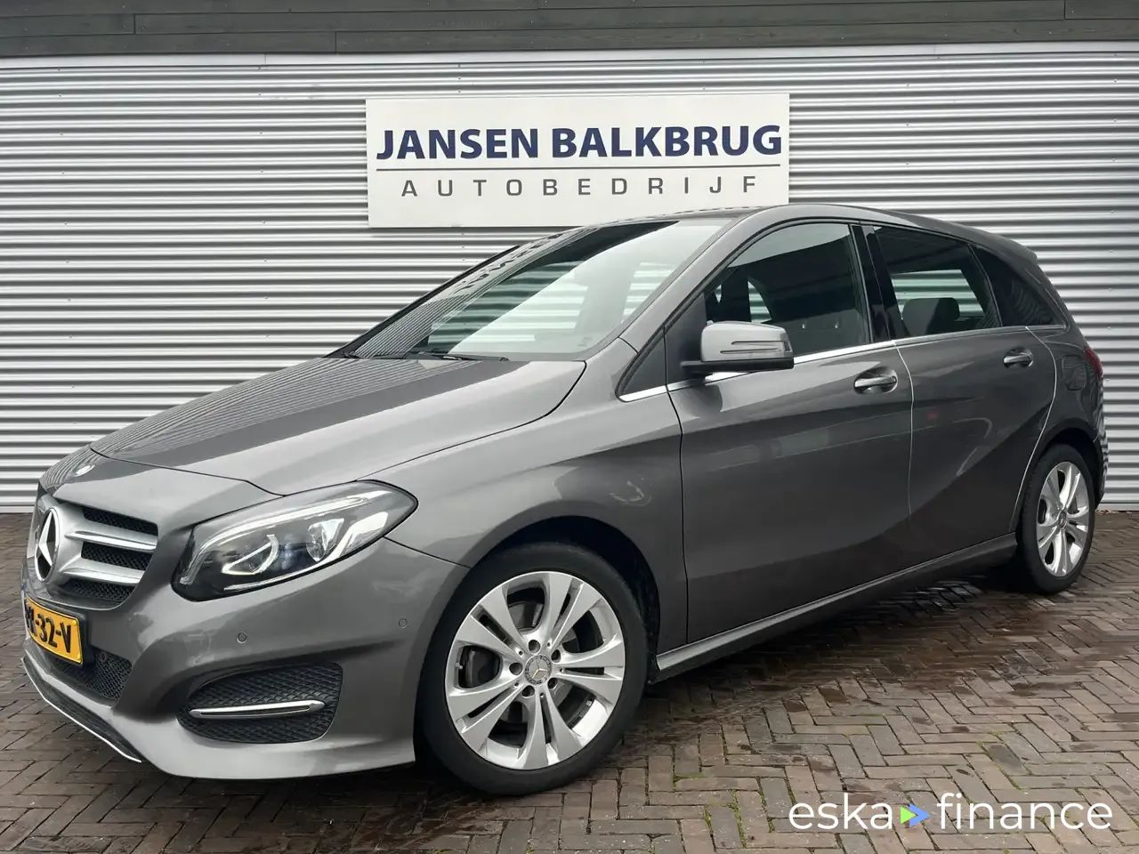 Leasing Passenger transport MERCEDES B 180 2016