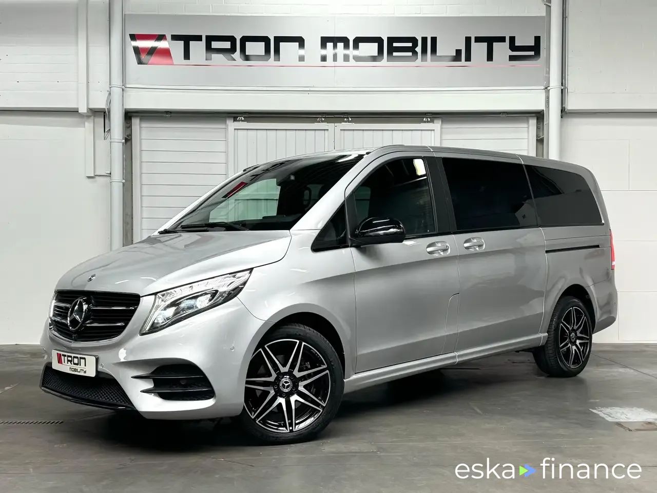 Lízing Hatchback MERCEDES V 250 2019