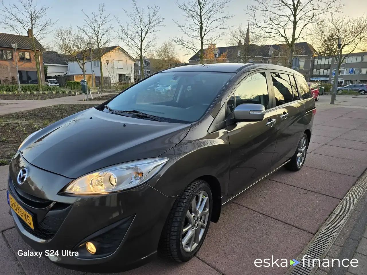 Lízing Hatchback Mazda 5 2014