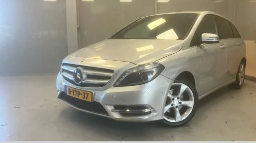 MERCEDES B 180 2014