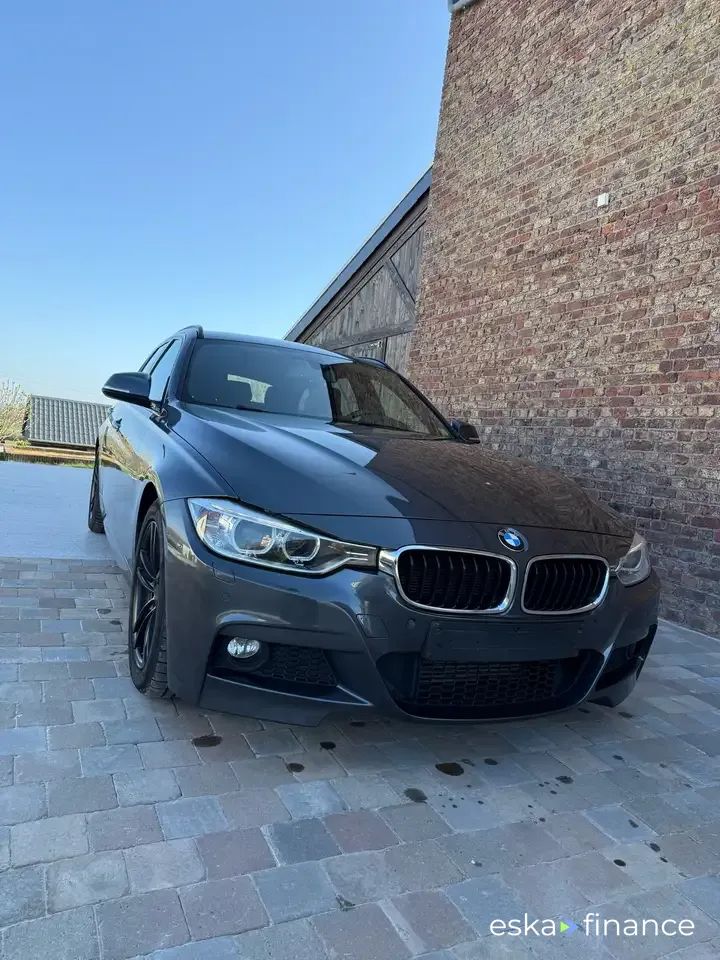 Leasing Wagon BMW 330 2013