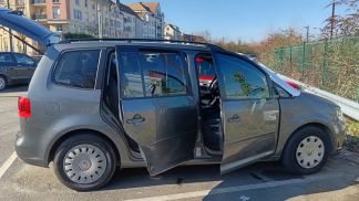 Financování Hatchback Volkswagen Touran 2011