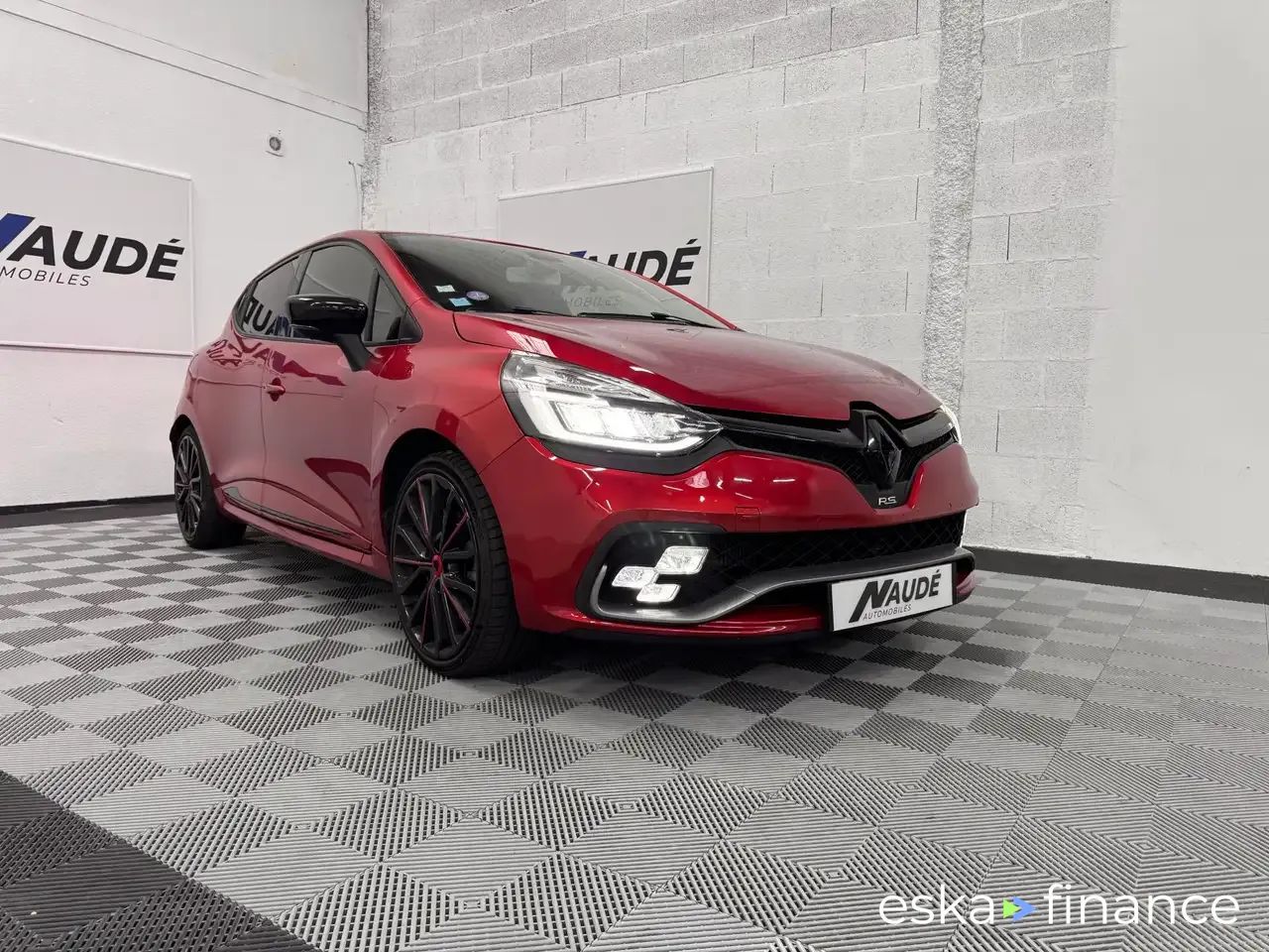 Lízing Sedan Renault Clio 2016