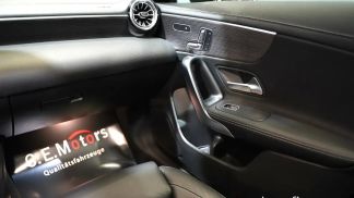 Lízing Sedan MERCEDES CLA 200 2023