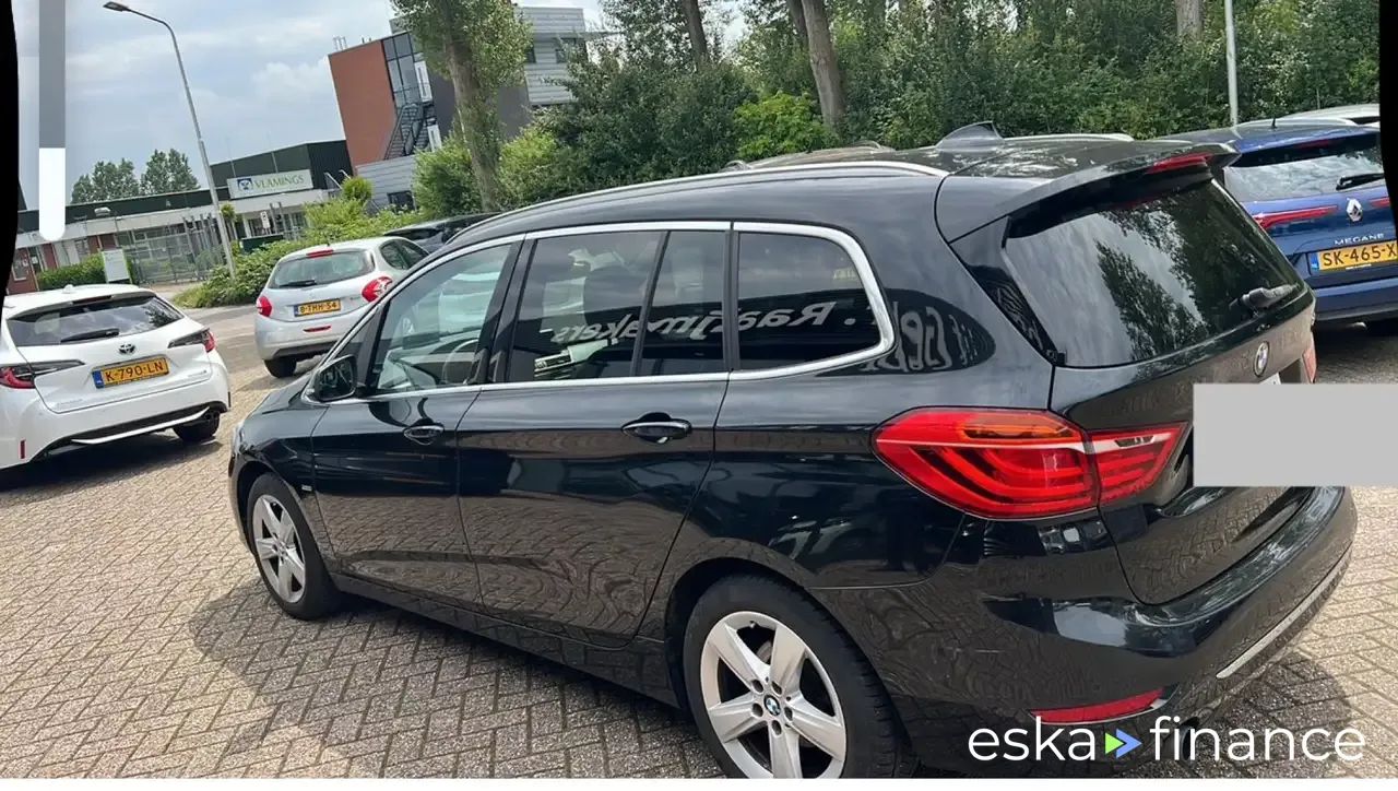 Lízing Hatchback BMW 218 2015